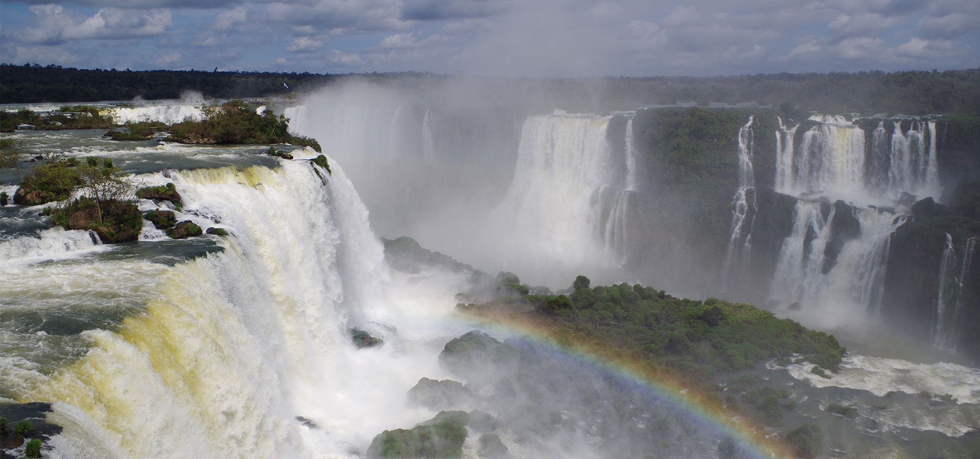 Brasilianische Seite der Iguazu Wasserfälle Südamerika